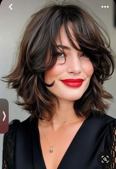 French Brunette Hair, Wavy Long Bob Hairstyles, Long French Bob, French Chignon, French Haircut, 50 Hairstyles, French Bob, Graduation Makeup, Hair Inspiration Short