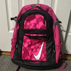 Nike Hot Pink Backpack!! Barely Used Looks Brand New!! Nike Backpack, Nike Bags, Pink Backpack, Nike Pink, Women's Nike, New Color, Nike Women, Hot Pink, Bag Lady