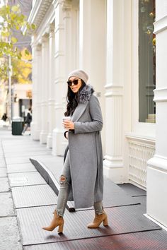 Grey Coat Outfit Winter Classy, Grey Dress Outfit Winter, Gray Coat Outfit Winter Style, All Gray Outfit, Fashion Outfits For Winter, Grey Coat Outfit Winter, Grey Wool Coat Outfit, Winter Outfits For Ladies, All Grey Outfit