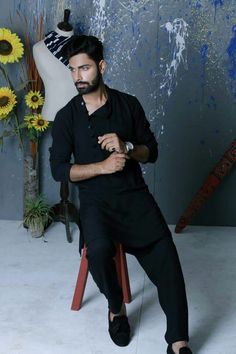 #Black #shalwar #kameez #Traditional #pakistani #rangehayat Black Pathani, Black Shalwar Kameez, Kurta Designs For Men, Green Jacket Outfit, Best Indian Wedding Dresses, Indian Groom Wear, Kurta Pajama Men, Gents Kurta, Kurta Patterns