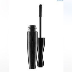 A Black Mascara That Adds Dense Volume, Extends Length And Creates Curl, While Conditioning For Softness And Flexibility. The Lightweight Whipped Black Formula Adds Dense Volume, Extends Length And Creates Curl, While Conditioning For Softness And Flexibility. The Gigantic Moulded Brush Stores The Optimal Amount Of Mascara In Three Reservoirs That Allow For The Maximum Amount Of Mascara With Each Stroke, While Keeping Lashes From Clumping Together. The Tip Of The Brush Allows For Precision In Ac Mascara Eyes, 3d Lash, Mac Mascara, Black Eye Makeup, Voluminous Mascara, Curling Mascara, Black Lashes, Lash Mascara, Lengthening Mascara