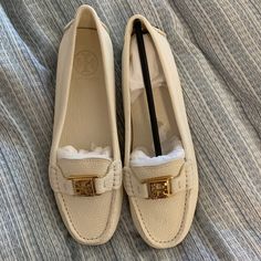 Never Worn Tory Burch Driving Loafers Tori Burch Sandals, Tory Burch Loafers, Cheetah Print Flats, Metallic Ballet Flats, Tory Burch Ballet Flats, Gold Ballet Flats, Leopard Boots, Driving Loafers, Bow Flats