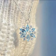 Creative Exquisite Sky Blue Snowflake Design Pendant Necklace. Rhinestones And Alloy. قلادات متدلية, Pretty Jewelry Necklaces, Snowflake Necklace, Snowflake Pendant, Magical Jewelry, Jewelry Accessories Ideas, Classy Jewelry, Fancy Jewellery, Fancy Jewelry