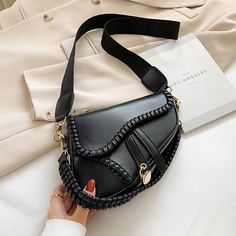 SPECIFICATIONSTypes of bags: Shoulder HandbagsStyle: CasualShape: SaddlePlace Of Origin: HE BEI  ProvincePattern Type: SolidOrigin: CN(Origin)Occasion: VersatileNumber of Handles/Straps: SingleMain Material: PULining Material: PolyesterItem Type: HandbagsInterior: Interior Zipper PocketHardness: HARDHandbags Type: Shoulder BagsGender: WOMENDecoration: LOCKClosure Type: zipperBrand Name: RPXBGUCKARHG Red Bag Style, Saddle Handbags, Crossbody Saddle Bag, Leather Saddle Bags, Womens Handbags, Travel Handbags, Classic Handbags, 2020 Fashion, Cute Purses