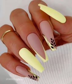 Summer Coffin Nails: The Perfect Accessory for Any Outfit Nails Grey, Unghie Nail Art, Nails Yellow, Matte Nails Design, Nails Colors