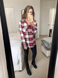 Dress Up Buttercup | Dede Raad | Houston Fashion Blogger | Houston Blog | Fashion Blog Do Not Procrastinate, Flannel Fall Outfits, Styling A Flannel, Skirt Booties, Dress Up Buttercup, Dede Raad, Leggings Shoes, Thanksgiving Week, Tops Online Shopping