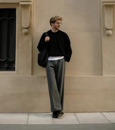 Black Shoes Outfit Men, Black Shoes Outfit, Italian Fashion Street, Japan Outfit, Pants Outfit Men, Corporate Outfits, Fall Outfits Men, Street Style Outfits Men