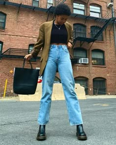 Chelsea Boot Outfits Women, 2976 Chelsea Boots, Yellow Stitch, Chelsea Boots Outfit, Outfit Black, Black Chelsea Boots