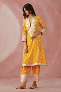 Shop for Sureena Chowdhri Yellow Silk Chanderi Kurta Salwar Set for Women Online at Aza Fashions Sureena Chowdhri, Yellow Kurta, Types Of Work, Hand Work Embroidery, Yellow Silk, Pattern Embroidery, Fabric Silk, Set For Women, Aza Fashion