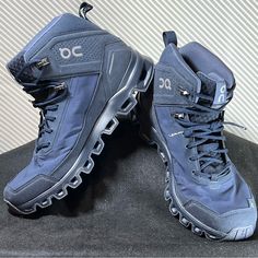 Questions? Leave A Comment Below! On Cloud Cloudridge Women's Hiking Boot Size W8 Light Navy Hiking Sneaker Us: W8 Eur: 39 Uk: 6 The New On Cloudridge Men's Hiking Shoes Offer Support, Speed And Protection In Any Weather And Are Also Very Light. The High End Is Flexible And The Tongue Is Padded. The Rubberized Splash Guard Is Robust And Yet Light And Flexible - For The Ideal Mix Of Speed And Protection. - Weight According To The Manufacturer: 410g - Like New Condition Shoes On Cloud, Mens Hiking Shoes, Hiking Sneakers, Hiking Boots Women, Hiking Boot, On Running, Hiking Shoes, Hiking Boots, Running Shoes