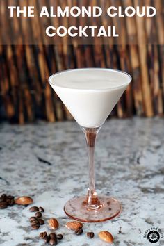 Cocktails With Half And Half, Creamy Cocktail Recipes, Desert Cocktails, Cloud Cocktail, Amaretto Coffee, Cocktail With Vodka, Dessert Cocktails, Sweet Cocktail