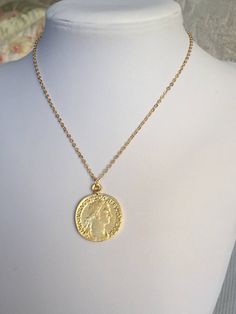 "♥ GOLD COIN NECKLACES ♥ This gold coin necklace or the 2 layered together will be perfect for everyday and night outfit. In this listing you can order the coin necklaces as in photos 1-3: You can choose to buy one coin necklace or the set of 2 necklaces. You can choose necklace length. You can choose size of coin BIG (B) or SMALL (C). You can choose to buy the Coin Charmed gold hoops. (as in photo#7) *Please note that when buying the set of 2 coin necklaces you get a better price. -Necklaces de Gold Plated Coin Pendant Chain Necklace, Gold Tarnish-resistant Medallion Coin Necklace, Gold Coin Necklace Tarnish Resistant, Gold Tarnish Resistant Coin Necklace, Tarnish Resistant Gold Coin Necklace, God Jewelry, Gold Coin Jewelry, Coin Necklace Gold, Necklace Long Gold