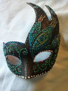 Auction 2015! Maskara Festival Mask Design, Carnivale Venice, Peacock Aesthetic, Peacock Masquerade, Goddess Makeup, Theme Carnaval, Mardi Gras Masks