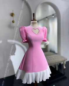 Cute Simple Dresses, Fancy Short Dresses, Classy Short Dresses, Modest Dresses Fashion, Classy Gowns, Chic Dress Classy, Dinner Dress Classy, Gaun Fashion, Cute Dress Outfits