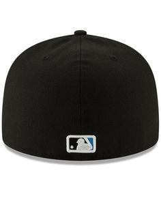 Wear the New Era Mlb Authentic Collection 59FIFTY Fitted cap to the ballpark and all around town. With a high crown, flat rounded bill, and moisture-absorbing sweatband, this New Era cap is a comfortable and stylish tribute to your favorite baseball team. Women's World Cup, Miami Marlins, New Era Cap, Preschool Outfits, Fitted Caps, Baseball Team, Baby Clothes Shops, Trendy Plus Size, Swimwear Tops