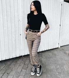 Grunge Fall Outfits, Edgy Work Outfits, Casual Goth, Business Casual Outfits For Work, Elegante Casual, Vestidos Vintage, Fashion Mistakes, Casual Work Outfits