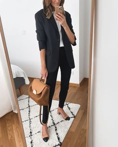 Travel Outfits Women, Business Travel Outfits, Conference Outfit, Work Outfit Office, Dressy Casual Outfits, Casual Professional, Work Style, Popular Outfits, Slingbacks