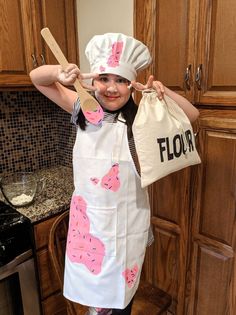 Children's Baker costume, pastry chef, girls costume, boys costume, halloween costumes, chef costume, cupcakes, original costumes, parties by bellabluebigbelly on Etsy https://www.etsy.com/listing/711401657/childrens-baker-costume-pastry-chef Baker Costume, Baker Outfit, Spirit Halloween Costumes, Chef Costume, Chef Clothes, Boy Halloween Costumes, Chef Hat, Artists For Kids, Dress Up Outfits