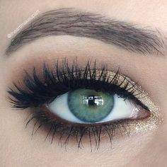 Revel in this barely there look in neutrals and ethereal gold shimmer for gorgeous eyes. Recreate this look on your next formal gathering with these must-haves. Maquillage Yeux Cut Crease, Kiss Makeup, Makeup Geek, Makeup Goals, Makati, Eye Make, Prom Makeup