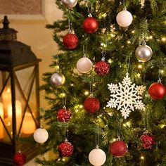 This set includes a variety of tree ornaments, featuring balls in different shapes such as diamond-patterned balls and snowflake. The diverse designs complement each other well, adding interest and charm to your overall decorOur tree ornaments include 3 special finishes: shiny, matte, and glitter. The multi-finish and novelty shape ornaments meet all your favorite tree ornament needs, and the molding seam is almost invisible, making them look exquisiteThese Christmas ornament are made of suffici All Red Christmas Tree Ornaments, Diy Tabletop, Christmas Ball Ornaments, Fall Halloween Decor, Create Diy, Christmas Ball, Hard Floor, Ball Ornaments, Christmas Balls