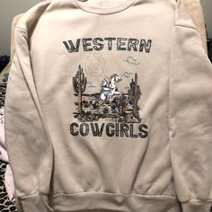 Shein Women’s Sweatshirt Western Cowgirl Size Small Never Worn Trendy Embroidered Graphics Tops For Fall, Trendy Long Sleeve Top With Embroidered Graphics, Fall Embroidered Graphics Sweatshirt, Winter Slogan T-shirt, Sweatshirt Western, Shein Women, Tops Shein, Western Cowgirls, Western Cowgirl