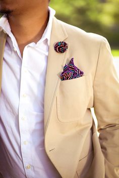 African print pocket square and lapel set for the fashionable gentleman Flower Lapel, Print Flower, Silver Pin, Ankara Styles, African Print, African Fashion