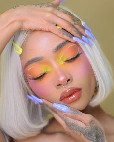 White Bob Wig, White Bob, Frontal Lace Wig, Yellow Eyeshadow, Make Up Inspiration, Halloween Tattoo, Eye Makeup Designs