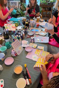 Plant Pot painting session Plant Pot Painting, Plant Party, Group Crafts, Friend Painting, Pot Painting, Friend Activities