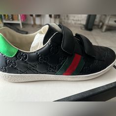 Pre Loved Gucci Sneakers Used A Hand Full Of Times . Also Fit Boys Size 6 Women 38 . Great Condition. I Do Not Do Sales Out Of This App . No Scammers . Shoes Gucci, Gucci Sneakers, Gucci Black, Gucci Shoes, Size 7, Size 6, Gucci, Women Shoes, Sneakers