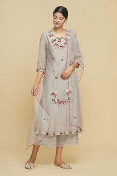 Shop for Desert Shine by Sulochana Jangir Grey Chanderi Silk Embroidered Kurta Set for Women Online at Aza Fashions Luxury Cotton Silk Sets With Resham Embroidery, Luxury Naqshi Chanderi Dress, Luxury Handloom Sets For Transitional Season, Cheap Resham Embroidered Kurta For Festivals, Luxury Kurta With Woven Motifs For Traditional Ceremonies, Luxury Embroidered Nida Sets, Luxury Cambric Sets With Resham Embroidery, Luxury Gray Sets With Resham Embroidery, Luxury Designer Kurta With Cutdana Details