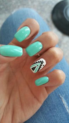 Simple Western Nails Cactus, Ombre Western Nails, Simple Country Nail Designs, Fake Nail Ideas Summer, Cute Camping Nails, Southwestern Nail Designs, Teal Country Nails, Western Nail Art Turquoise, Summer Country Nails