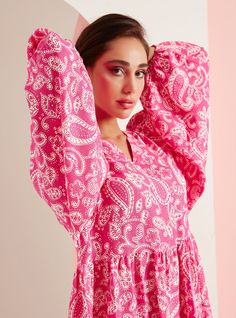 Model height: 175 CM 100% Linen Length: 140 cm V Neck Dress, Pink Print, Dress Collection, Tunic Tops, The 100, Knitwear, V Neck, Dresses, Pink