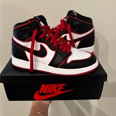 Air Jordan 1 Retro High Og Bg 'Bloodline' Size 4 Us Youth's (New) With Box Air Jordan Retro 1, Jordan Retro 1, Retro 1, Air Jordan 1 Retro High Og, Air Jordan 1 Retro High, Kids Jordans, Air Jordans Retro, Air Jordan 1 Retro, Jordan 1 Retro High