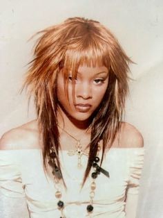 1992 Hairstyles, Interesting Hair Styles, Abstract Hairstyles, 70s Punk Hair, Black Alt Hairstyles, 90s Black Hairstyles, Poc Hairstyles, Cool Hair Ideas, Weird Hairstyles