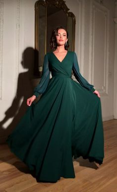 Long Sleeve Green Dress Formal, Hijabi Formal Dresses, Farewell Outfits Western, Long Sleeve Prom Dress Modest, Hijabi Prom Dress, Green V Neck Dress, Deep Green Dress, Prom Dresses Long Sleeve