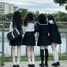 Japanese School Aesthetic Uniform, Shoujo Life, Japanese Uniform Highschool, Japan Core, Group Picture Poses, Japanese School, Girls Uniforms, School Uniforms, School Dresses