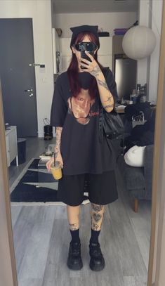 Black And White Outfits Grunge, All Black Oversized Outfit, Moshpit Outfit, R&b Outfit Ideas, Alternative Club Outfit, Goth Alt Outfits, Granola Goth, Philippines Outfits, Dark Summer Outfits