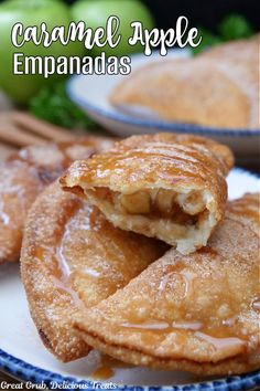 A white plate with blue trim with four caramel apple empanadas on it with one broken in half. Empanada Dessert, Caramel Apple Empanadas, Dessert Empanadas Recipe, Sweet Empanadas Recipe, Apple Empanadas, Empanada Dough, Empanadas Dough, Apples Cinnamon, Apple Dessert Recipes