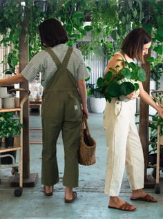 SHOP NOW: Made using 100% recycled cotton canvas, these ready for anything overalls have a relaxed fit and wide leg to provide ample freedom of movement, while the tapered back panel creates a flattering silhouette and makes sure the shoulder straps sit in place all day long. Plus, with a convenient chest pocket equipped with both phone and tool compartments, you can keep your essentials close at hand. Magical Bedroom, Diy Home Interior, Indoor Flowering Plants, Staining Furniture, Garden Painting, Diy Tags, Free Tutorial, Diy Crafts For Kids