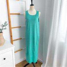 Kit And Ace Banyan Tank Midi Dress Relaxed Fit Sea Breeze Size Xl New With Tags Nwt Green/Blue Turquoise Color Called Sea Breeze A Breezy Sleeveless Dress In Stretchy Tech Jersey With A Relaxed Fit, Featuring A Curved Hi-Low Hem With Side Slits For Extra Comfort And A Flowy Look. Side Seam Pockets High Scoop Neckline Pull On Style Midi Long Length Curved Hi-Low Hem With A Below The Knee Length Side Slits For Ease Of Movement Reinforced Topstitch Seams For Zero Irritation Against Your Skin Stock Kit And Ace, Sea Breeze, Turquoise Color, Blue Turquoise, Long Length, Turquoise Blue, Scoop Neckline, Knee Length, Sleeveless Dress