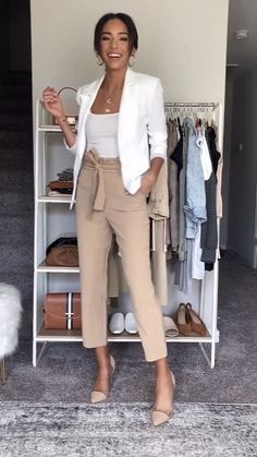 Work Attire Women, Fashionable Work Outfit, Business Outfits Women, Business Casual Outfits For Women, Business Casual Outfits For Work, Clothes And Shoes, Mode Casual, Classy Work Outfits, Looks Street Style