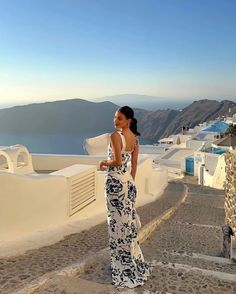 Greece Girl, Italian Summer Outfits, Greece Outfit, European Summer Outfits, Party Mode, Europe Outfits, Looks Party, Europe Summer, Italian Summer