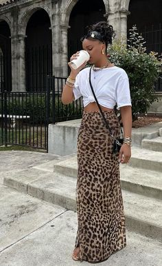 Leopard Print Skirt Outfit, Leopard Skirt Outfit, Printed Skirt Outfit, Leopard Print Outfits, Look Legging, Leopard Outfits, Downtown Outfits, Estilo Denim