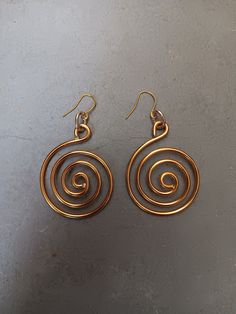 Full earring is about 6.5 cm in length  Made from aluminum wire so they are super light.  Choose gold or silver tone.  Can be made as clip on Spiral Earrings, Delicate Rings, Ear Wire, Clip On, Etsy Earrings, Silver Tone, Gold Tones, Give It To Me, Jewelry Earrings