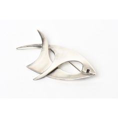 This is part of Chairish’s Costume Jewelry assortment.  This wonderful vintage hallmarked abstract sterling silver signed  brooch/ pin by Sigi Pineda Is hallmarked TB-28 Mexico 925. It is from the 60's. it is a formation of a fish. Mid-century Silver Brooches For Collectors, Mid-century Silver Brooch For Collectors, Contemporary Silver Brooches For Formal Occasion, Modern Sterling Silver Brooch For Gift, Artist Jewelry, Artistic Jewelry, Pin Brooch, Vintage Sterling Silver, Costume Jewelry