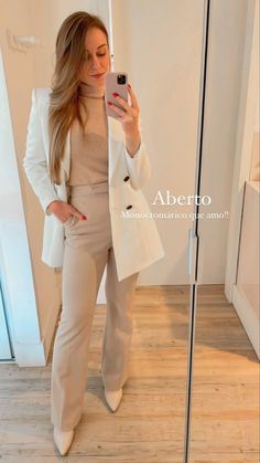 Capsule Wardrobe Women, New Look Fashion, Professional Wear, Casual Chic Outfit, Feminine Look, Looks Style, Work Attire, Office Outfits, Work Fashion