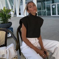 Fashion Nova Haul, Fashion Mumblr, Basic Streetwear, Sleeveless Turtleneck Sweaters, Waistcoat Woman, Chique Outfits, Elegante Casual, Sleeveless Turtleneck, Looks Street Style