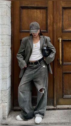 Modest Outfits Casual, Comfort Outfits, Winter 2024 Fashion Trends, Street Fashion Women, Winter 2024 Fashion, Oversize Outfit, Outfit Inspiration Women, Cap Outfit