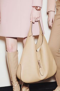 Gucci Fall 2014, Oversized Bags, Bouchra Jarrar, Runway Shoes, Gucci Purses, Sixties Fashion, Fashion Runway, Boot Bag, Handbag Shoes