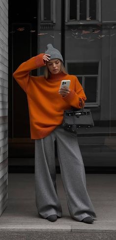 Orange Sweaters Outfit, Orange Grey Outfit, Grey And Orange Outfit, Orange Sweater Outfit, European Style Outfits, Baddie Winter Outfits, Stylish Images, Outfit For Autumn, Winter Outfits 2024